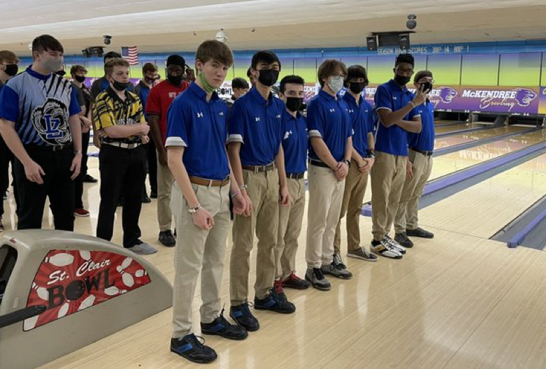 Sandburg’s boys bowling just missed bringing home a trophy but had its best showing ever at the state meet. Photo courtesy of Sandburg High School
