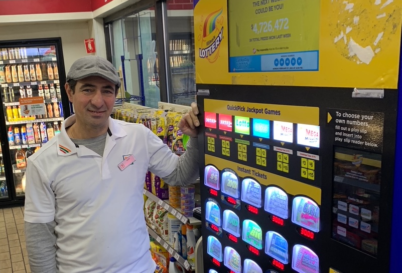 Fikri Rahana, owner of 7-Eleven in Palos Heights, sold a $900,000 winning Lucky Day Lotto ticket. (Photo supplied by Illinois Lottery)