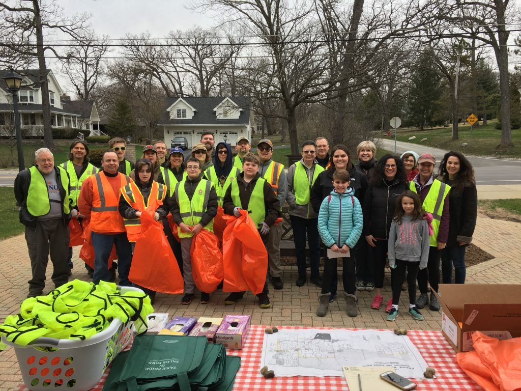 Volunteers gather for a picture after taking part in Rid Letter Day in Palos Park in 2018. (Photo courtesy of Palos Park)