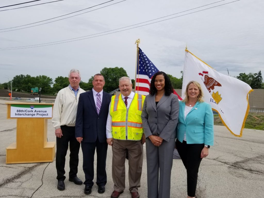 Palos Hills Mayor Jerry Bennett (from left), IDOT Bureau Chief Charles F. Riddle, Justice Mayor Kris Wasowicz, Illinois Tollway Executive Director Lanyea Griffin, Cook County DoTH Superintendent Jennifer “Sis” Killen. (Photo by Carol McGowan)
