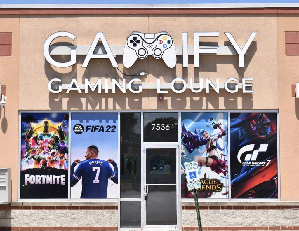 This new gaming lounge will soon be open on 103rd Street in Bridgeview. (Photo by Steve Metsch)