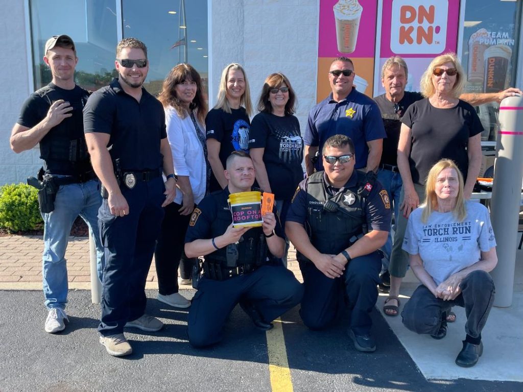 For the 10th year, the Worth Police Department was happy to once again take part in Cop on a Rooftop. Police officers mingled with residents on Friday morning at Dunkin Donuts, 6707 W. 111th St. in Worth. (Photos by Kelly White)