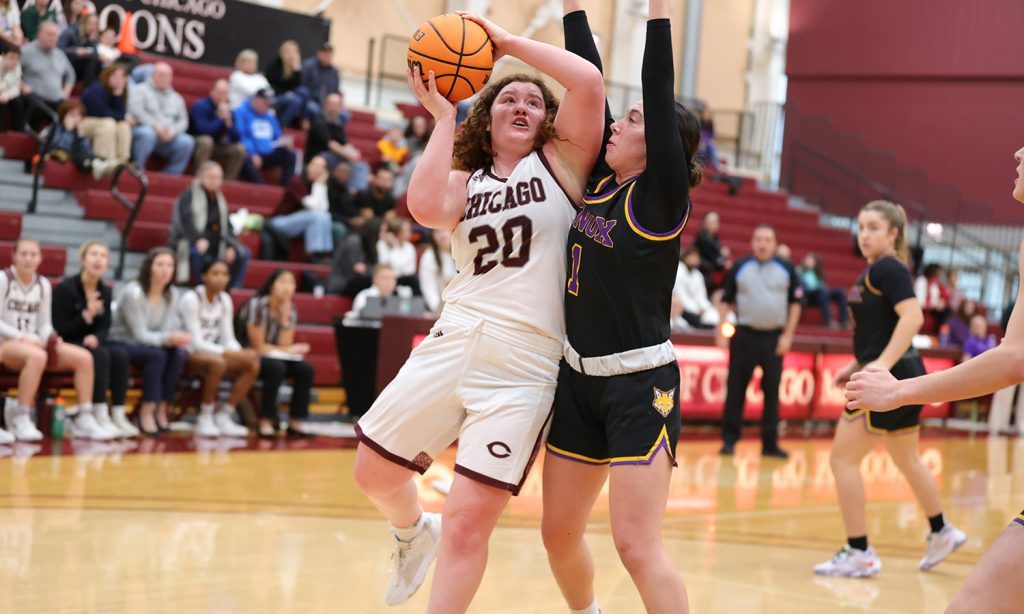 Grace Hynes, a senior at the University of Chicago and a Mother McAuley graduate, shot 17-for-36 from the field and 10-for-13 from the free-throw line during a two game stretch that included a win over previously unbeaten New York University. Photo courtesy of University of Chicago Athletics