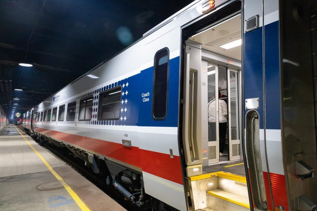 St. Louis-to-Chicago Amtrak route begins faster service