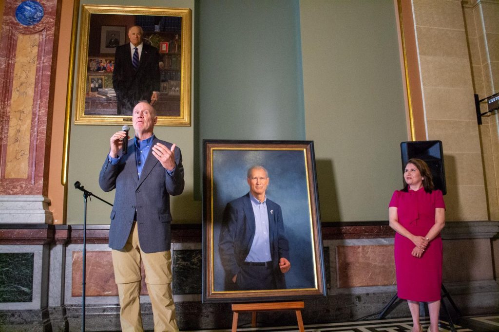 Former Gov. Rauner’s portrait added to state Capitol’s ‘Hall of Governors’
